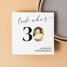 Mira Quién Cumple 30 Años Foto Simple Moderna Cump