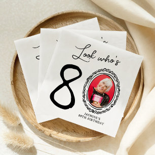 Servilleta De Papel Mira quién es el cumpleaños número 80 de la foto