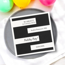 Moda minimalista elegante en blanco y negro 50 cum