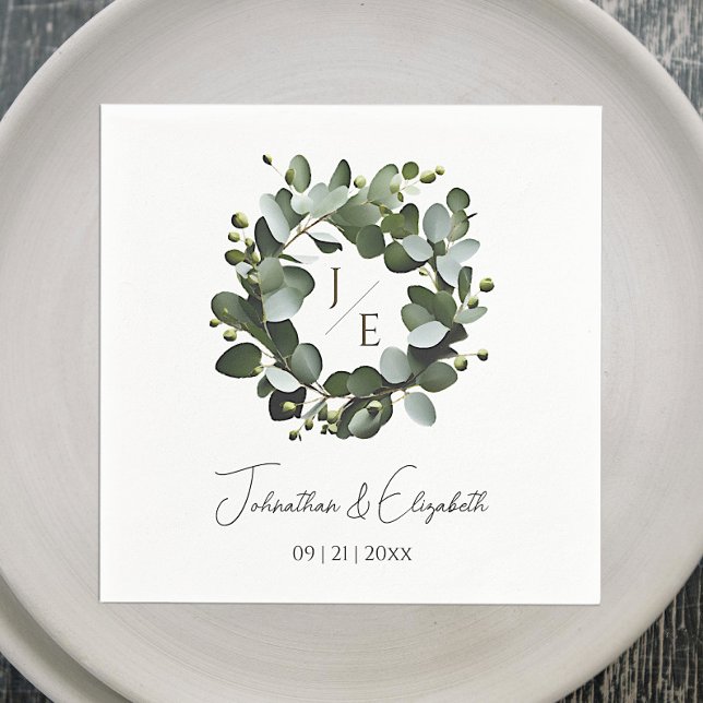 Servilleta De Papel Monograma moderno Eucalyptus Wreath Boda | Blanca (White Modern Monogram Eucalyptus Wreath Wedding Napkin)