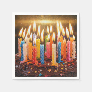 Servilleta De Papel Muchas velas de cumpleaños en un pastel de chocola