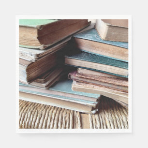 Servilleta De Papel Muchos libros en una silla vieja