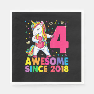 Servilleta De Papel Niña de 4 años usando hilo dental de unicornio Cum