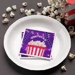 Servilleta De Papel Noche Purple Movie Popcorn Box Kids Birthday Fiest<br><div class="desc">¡Trae una atmósfera cinematográfica y divertida a tu mesa con estas toallas de Fiesta de cumpleaños de la noche de la película púrpura! Con un vibrante fondo violeta decorado con luces de cuerda festivas y detalles de cinta lúdica, estas servilletas hacen la adición perfecta a cualquier celebración con temática cinematográfica....</div>