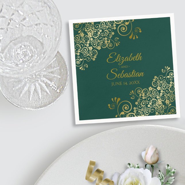 Servilleta De Papel Ornate Gold Filigree Elegante Boda verde esmeralda (In Situ with Plate)