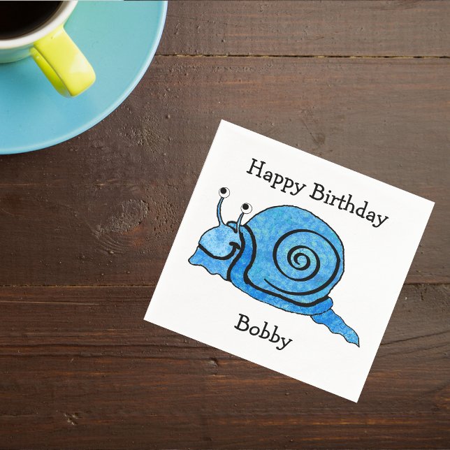 Servilleta De Papel Personalizado azul divertido Cumpleaños Caracol so (Smiling cute cartoon blue snail on white Happy Birthday napkins.)