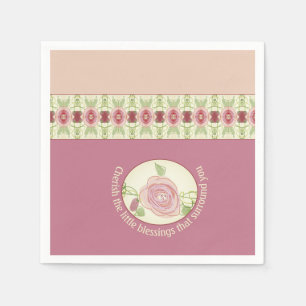 Servilleta De Papel Pink Greens y el modelo Cream Acentuado