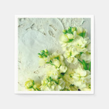 Razas vintage con lilatas blancas