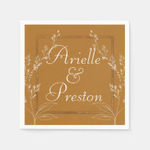 Ropa contemporánea de oro y papel blanco