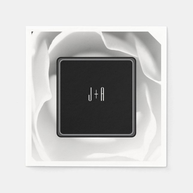 Servilleta De Papel Rosa blanca | Elegante diseño floral sobre negro (Anverso)