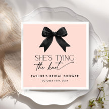 Rosa está atando la ducha nupcial