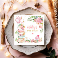 Se está preparando una bebé de una flor rosa de té