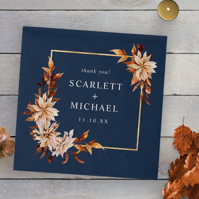 Servilleta De Papel Servilletas de boda de otoño azul marino (Personalized Navy Blue Fall Floral Gold Frame Wedding Napkins by Painted Paperie

)
