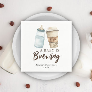 Servilleta De Papel Un bebé está preparando café en botella para baby