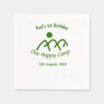 Un feliz campamento verde montaña sol cumpleaños 1