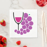 Uvas Moradas Minimalistas y Copa de Vino
