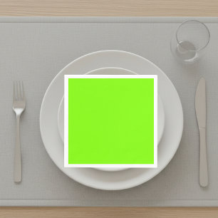 Servilleta De Papel verde fluorescente en blanco