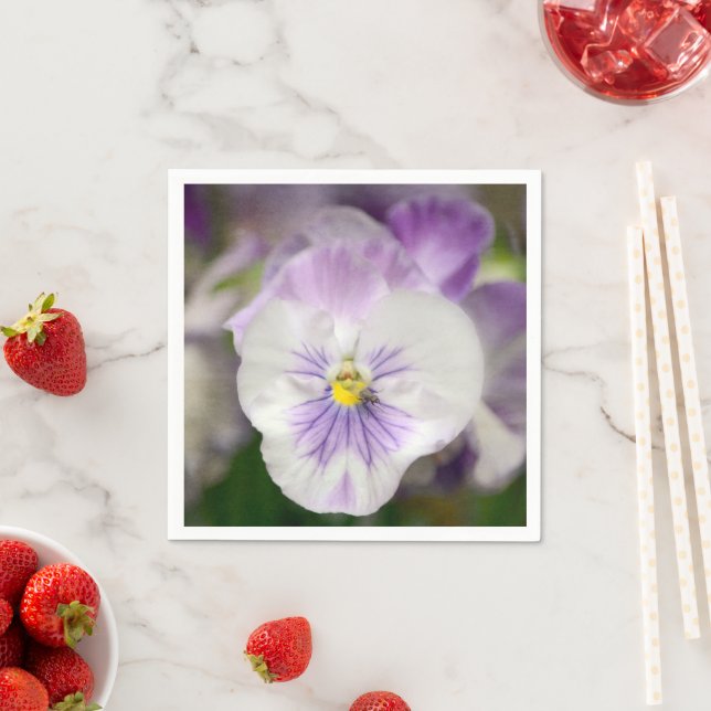 Servilleta De Papel Violencias moradas y blancas por Shirley Taylor (In situ)