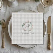 Winter Berry Wreath Family Name First Navidades