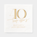 Servilletas Con Brillo Look Who's 40 Funny Simple 40th Birthday<br><div class="desc">Mira quién es 40 Funny Simple 40th Birthday Relieve metalizado Napkins</div>