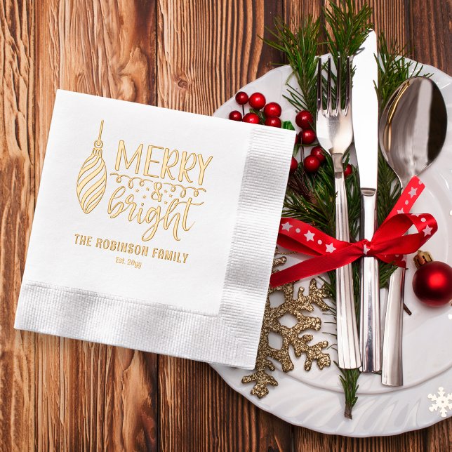 Servilletas Con Brillo Typografía Nombre en baudible brillante | Fecha ("Merry and Bright" Bauble Typography Family Name and Year Established Stamped Foil Napkins)