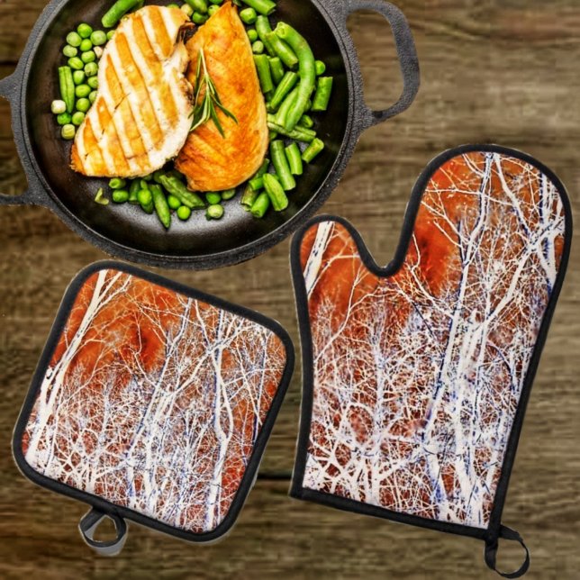 Set De Manoplas Bosque esquelético II (This oven mitt and pot holder set, comes in handy, while baking your Halloween treats!)