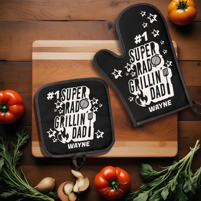 Set De Manoplas Divertido BBQ #1 Super Rad Grillin Nombre personal (Fun BBQ #1 Super Rad Grillin' Dad Custom Name Oven Mitt & Pot Holder Set)