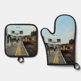 Set De Manoplas El tren, en las vías