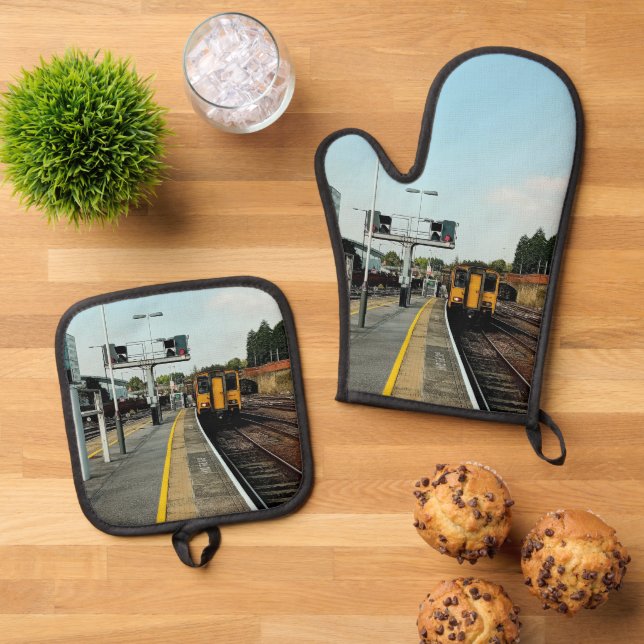 Set De Manoplas El tren, en las vías (De arriba hacia abajo)