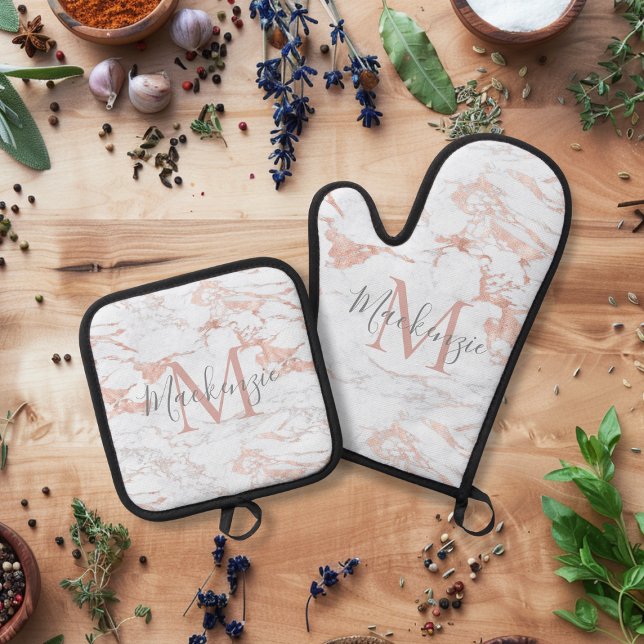 Set De Manoplas Elegante Rosa Relieve metalizado dorado Monograma  (Elegant Rose Gold Foil White Marble Monogram Oven Mitt & Pot Holder Set)