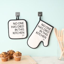 Set De Manoplas Es Gracioso Que Nadie Haya Muerto En Esta Cocina T