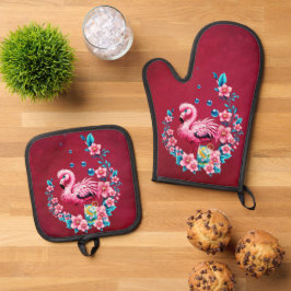 Set De Manoplas Flamingo elegante con flores tropicales.