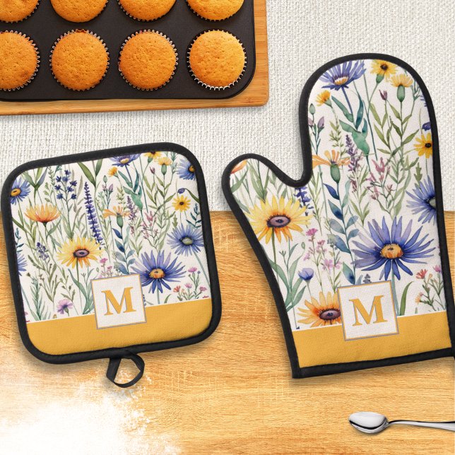 Set De Manoplas Flores silvestres de bonito Rustic Elegant Monogra (A pretty monogrammed oven glove and pot holder set, with a wildflowers pattern in a watercolor style)