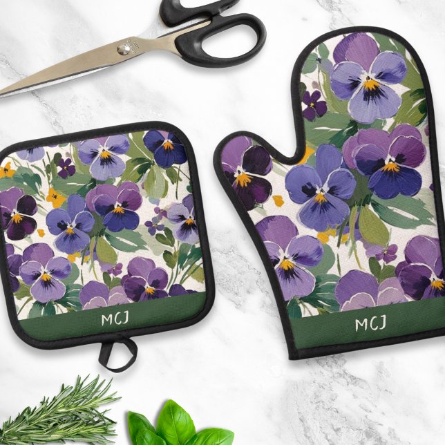 Set De Manoplas Flores Violetas Monogramadas Bonito Patrón Floral (A monogrammed pot holder and matching single oven glove, with elegant violets floral design)