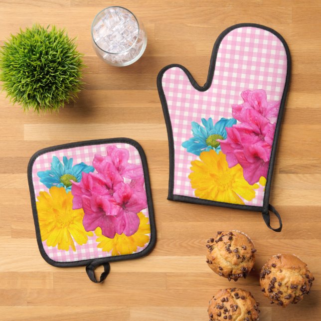 Set De Manoplas Flores y cuadros rosados (De arriba hacia abajo)