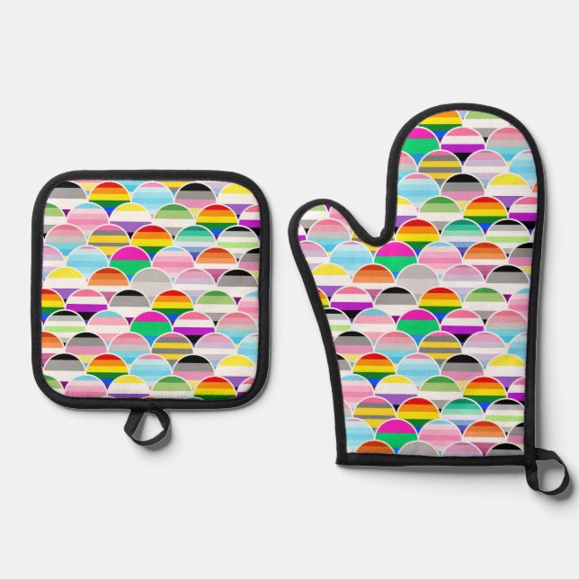 Set De Manoplas LGBTQIA+ Queer Scalloped Pride Flag Fans (Anverso)