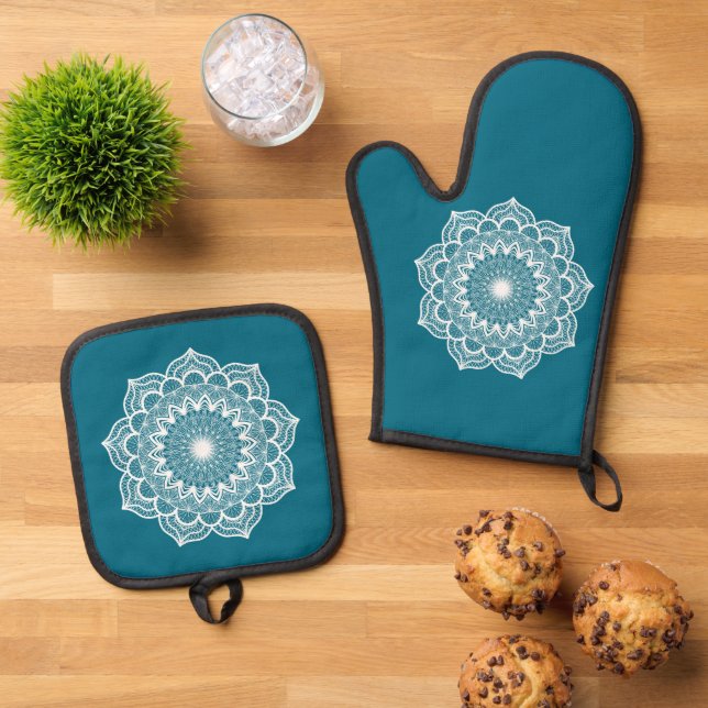 Set De Manoplas Mandalá Blanco sobre Fondo Azul (De arriba hacia abajo)