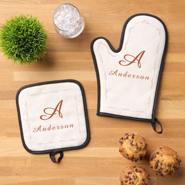 Set De Manoplas Monogrammed Family Name  (Subido por el creador)