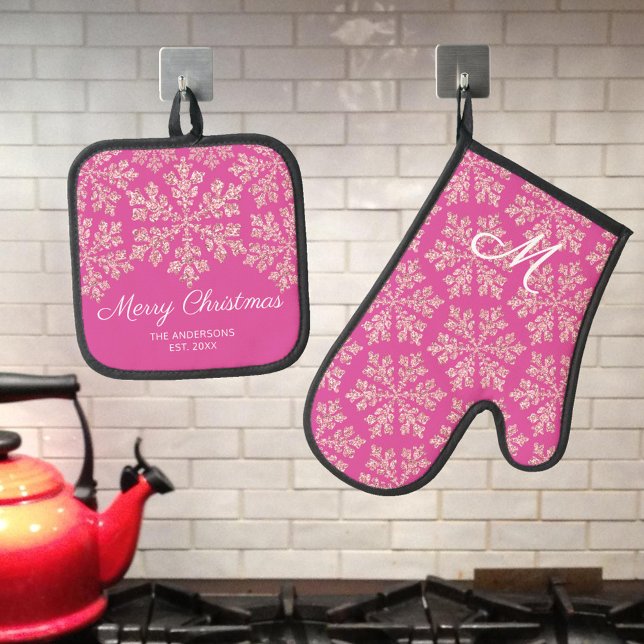 Set De Manoplas Navidades Monogramados de Snowflake Berry Bling (Add some holiday fun with this personalized pot holder and oven mitt set - great as Christmas gifts!)