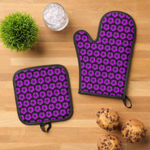 Set De Manoplas Patrón floral morado de geranio en negro