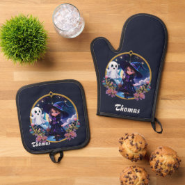 Set De Manoplas Pequeña bruja con ojos grandes y brillantes.