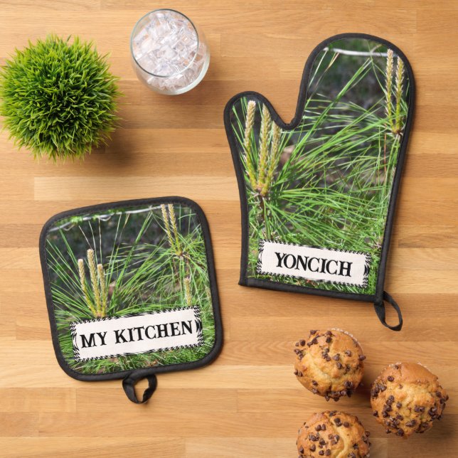 Set De Manoplas Pine Needles por Kenneth Yoncich (De arriba hacia abajo)