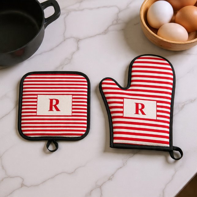 Set De Manoplas Rayas Rojas/Blancas Monogramadas (Subido por el creador)