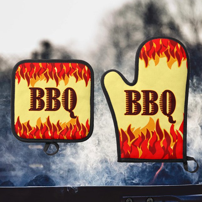 Set De Manoplas Red Flames Cookout BBQ Saying (BBQ oven mitt and pot holders by Moms Retro Kitchen)