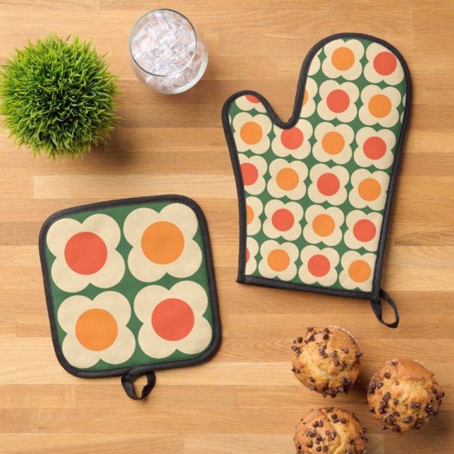 Set De Manoplas Retro 70s Scandi Flowers -Mid mod- Orange on Green (De arriba hacia abajo)