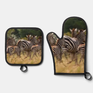 Set De Manoplas Safari Noche: Esplendor de la Sabana con Tema de C