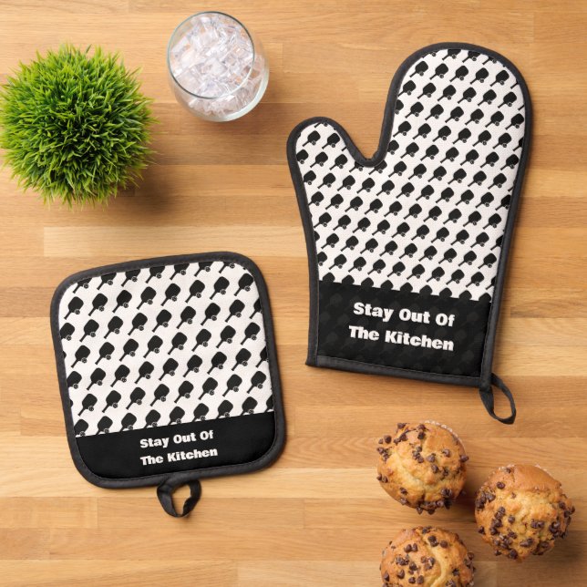Set De Manoplas Stay Outta Kitchen Funny Pickleball Ball (De arriba hacia abajo)