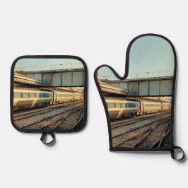 Set De Manoplas Tren de crema y marrón