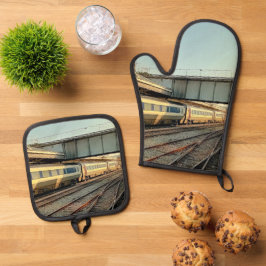 Set De Manoplas Tren de crema y marrón