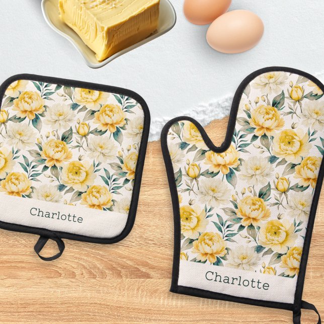 Set De Manoplas Watercolor Yellow Floral Kitchen (A pot holder and oven mitt set, patterned with yellow and white peony and chrysanthemum flowers)